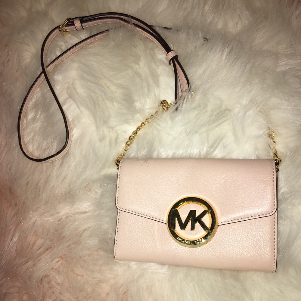 Micheal Kors convertible crossbody